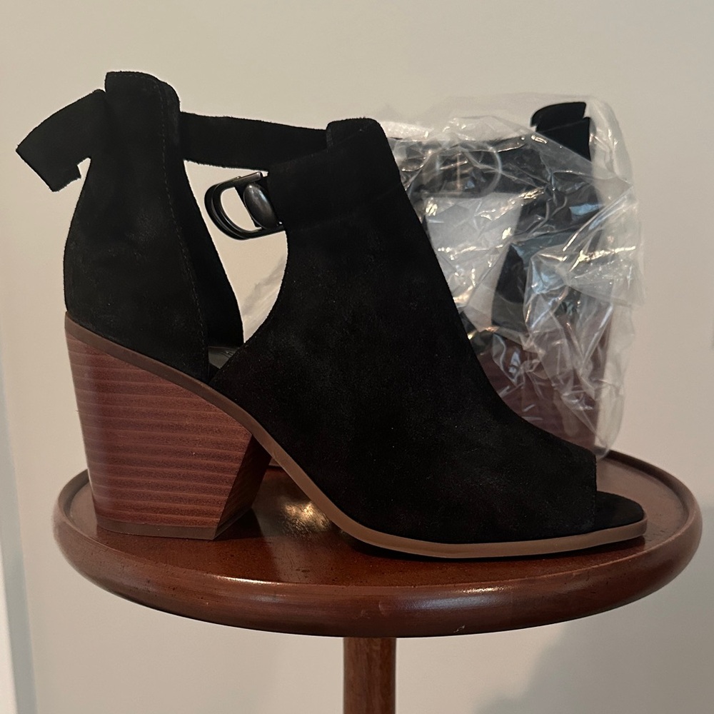 Suede wedge bootie New